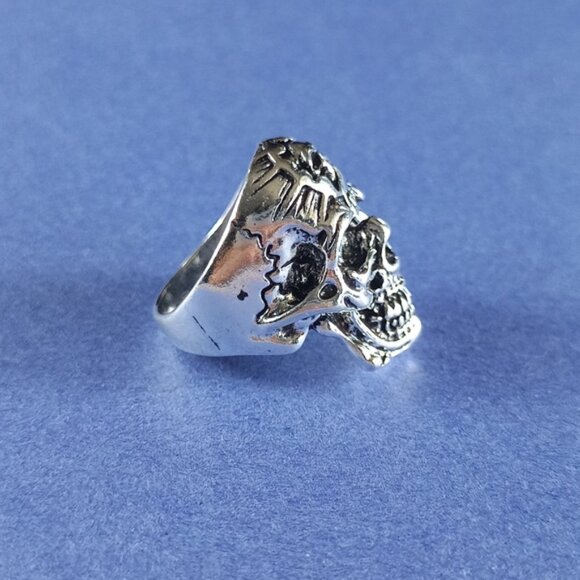 💀 Gothic Mini Skull On Skull Top Heavy Metal Ring (Size 10.5) - Picture 3 of 4